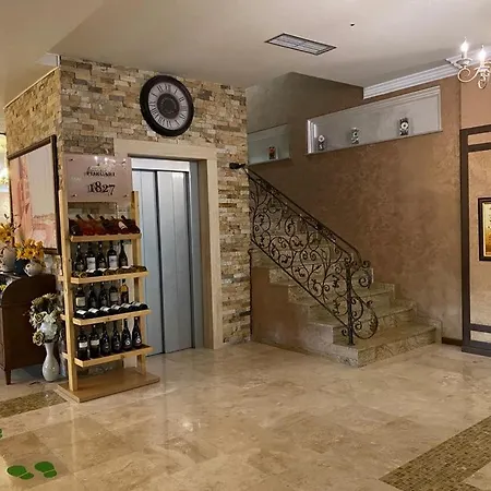 Yarus Hotel 3*