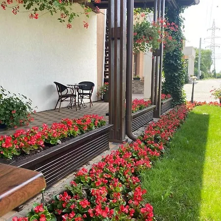 Hotel Yarus 3*